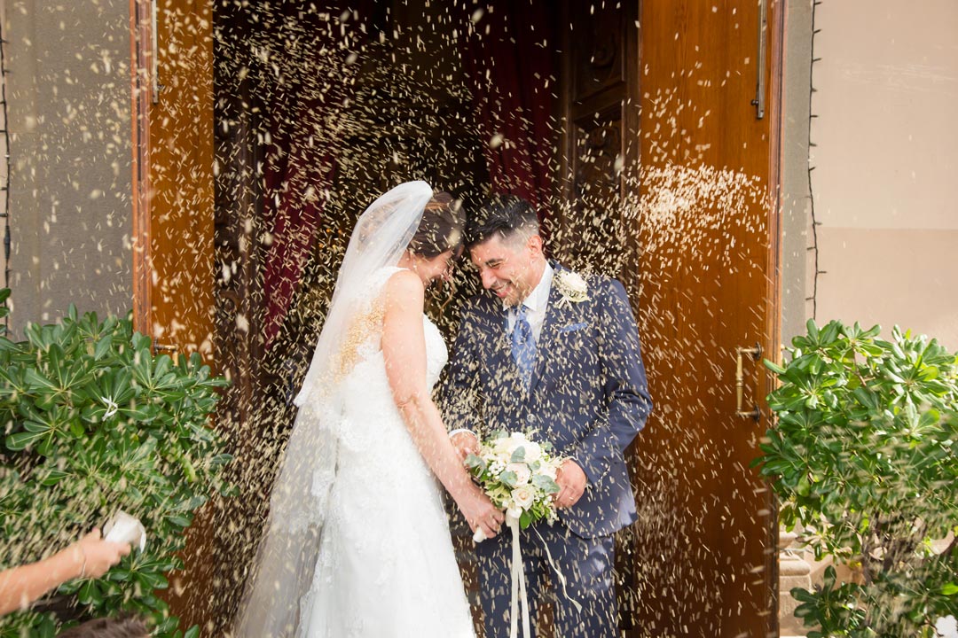 Ritratto sposi matrimonio in campagna Firenze - fotografo matrimonio Firenze